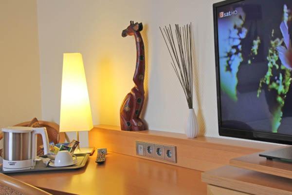 Hotel Lindenkrug Гютерсло Екстер'єр фото