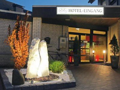 Hotel Lindenkrug Гютерсло Екстер'єр фото